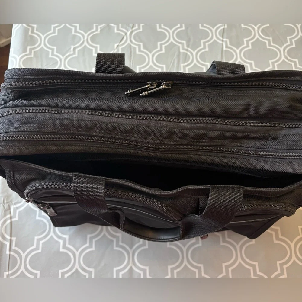 TUMI Alpha Ballistic Nylon W/Leather Trim Expandable Laptop Large Briefcase